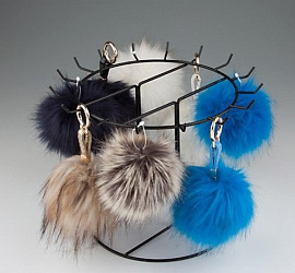 Брелок, Помпом